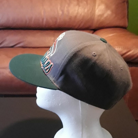 Miami Florida Hurricanes Snapback Hat - Picture 3 of 3
